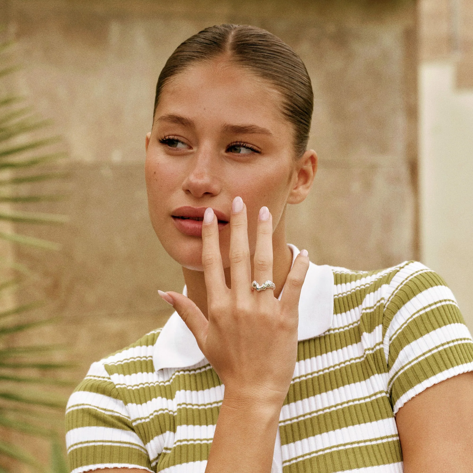 Shiny Sparkly Gem Ring - Image 2